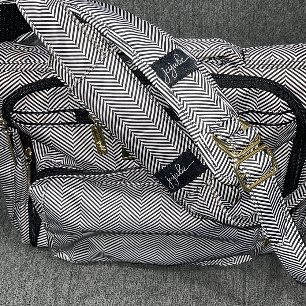 Jujube Queen of the Nile diaperbag - Picture 3 of 13